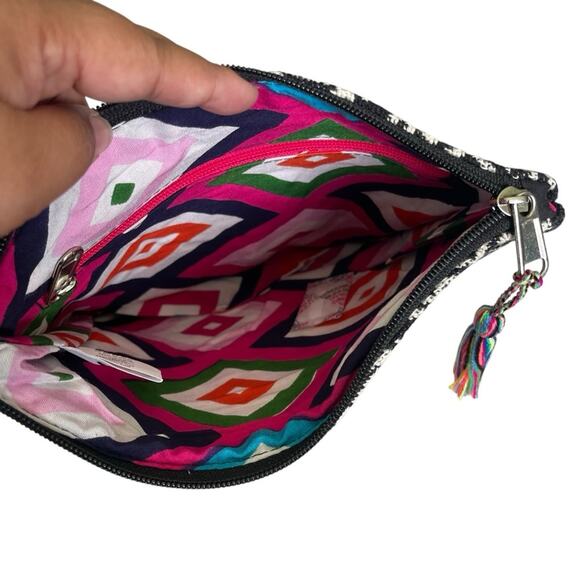 America & Beyond Zip Top Fabric Patterned Clutch Black and Tan - Picture 4 of 7